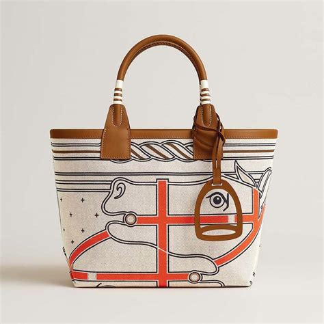 A Touch of Whimsy: Unveiling the Hermès Steeple 25 Bag